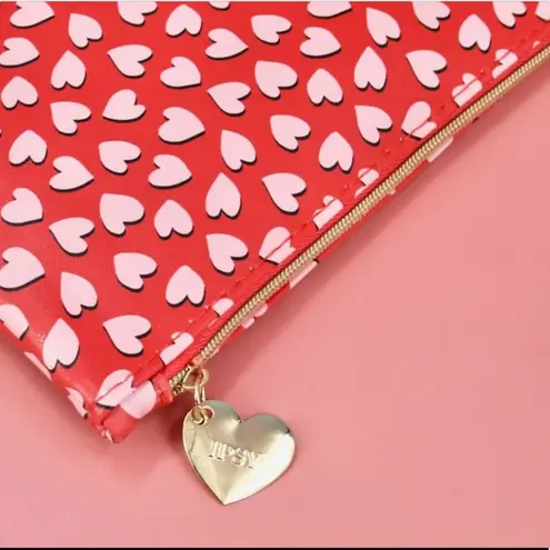 Ipsy ⭐️NEW⭐️ Heart Glam Bag