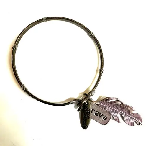 Plunder brave feather bangle bracelet wirh feather