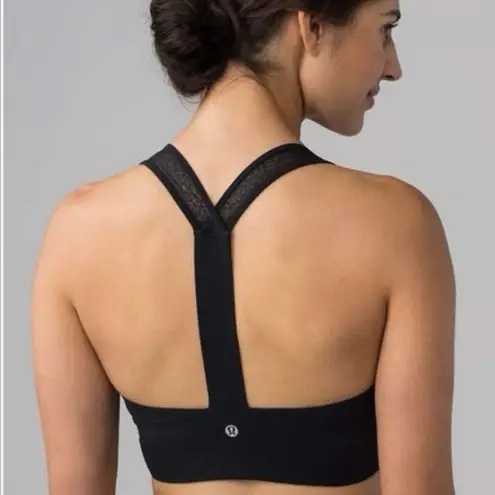 Lululemon  Size 8 Twist & Train Sports Bra Black W2AISS