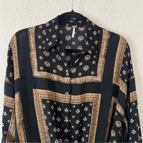 Free People  Little Secrets Scarf Print Button Up Shirt Blouse Size Small