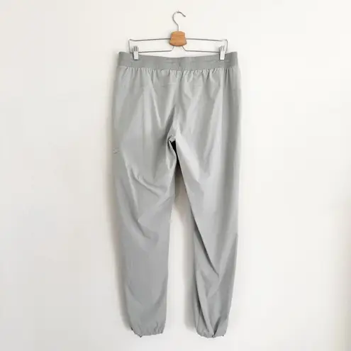 Cabela's Classic Fit Women's Size XL Light Gray Pull-on Nylon Hiking Active Pant