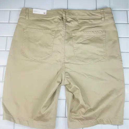 Lane Bryant New  Women's Signature Fit Slim Bermuda Short 18 Natural 221