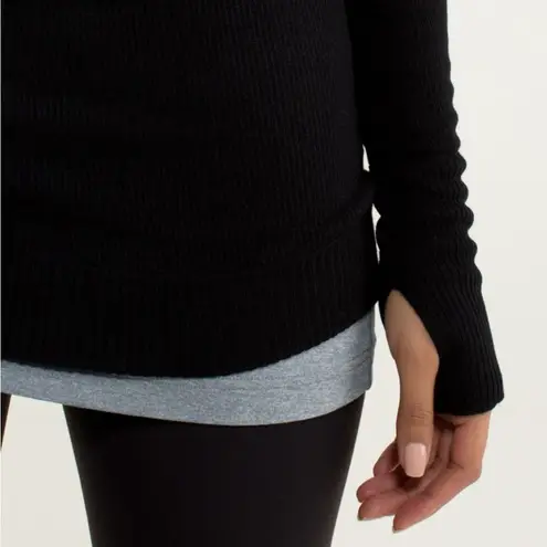 Lululemon  Chai Time Reversible Pullover II in Black / Heathered Deep Coal Small