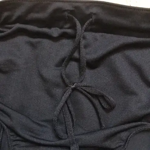 Under Armour  HeatGear Women's Fitted Black Lined Athletic Gym Workout Shorts