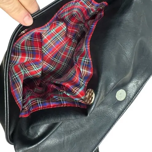 Shiraleah Chicago Tassel Clutch Black Purse Zipper Top Flap Front Faux Leather