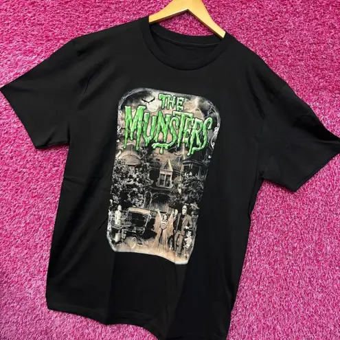 The Munsters Horror Tv family Tshirt size XL