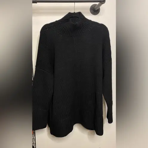 Vince  Wool and Cashmere Trapeze Turtleneck Sweater