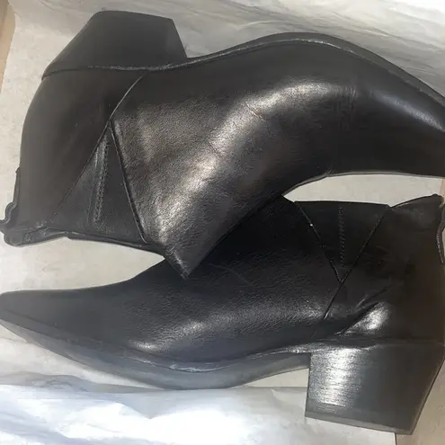 Steven By Steve Madden  leather booties