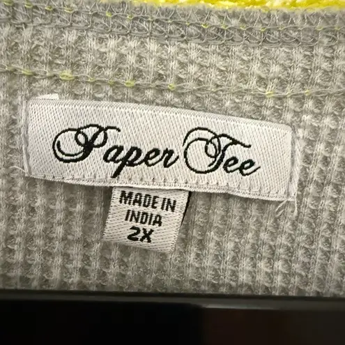 Paper + Tee Women’s Adult T Shirt Halloween Size 2XL Gray Hocus Pocus Design round neck