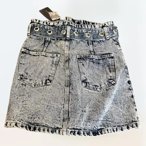 Signature 8 NWT  blue and silver denim mini skirt size 8