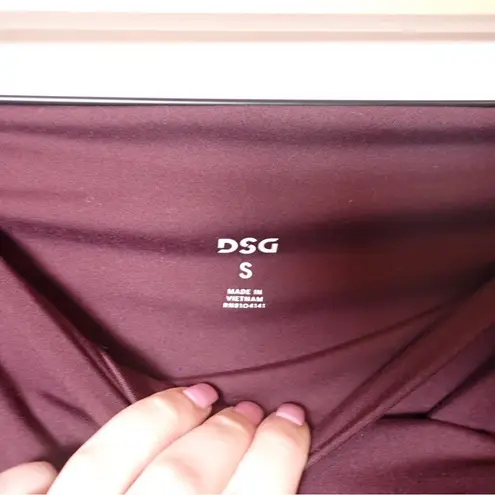 DSG Burgundy High Rise Performance 7/8 Crossover Tight Leggings size S Red