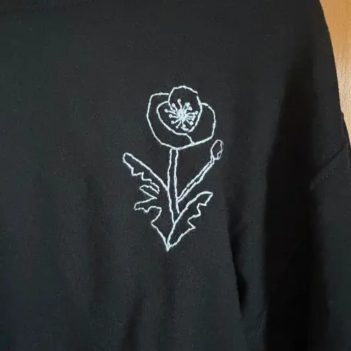 Athletic Works August Hand-Embroidered Birth Flower Crewneck Sweatshirt