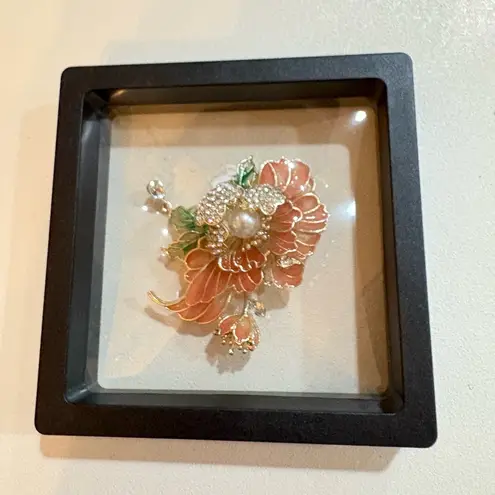 Timeless Bloom – Vintage Style Pink Pearl Flower Brooch for Elegance new