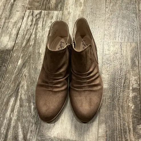 Life Stride Women's Suede Brown Booties Size 9 1/2 Wide