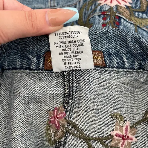 Department Of Peace Western Light Wash Denim Embroidered Floral V Neck Sleeveless Button Up Vest Top