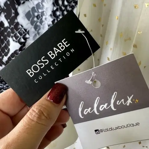 Boss Babe Collection NWT Plunging Sexy Snake Skin One Piece Swimsuit Beach M White Size M