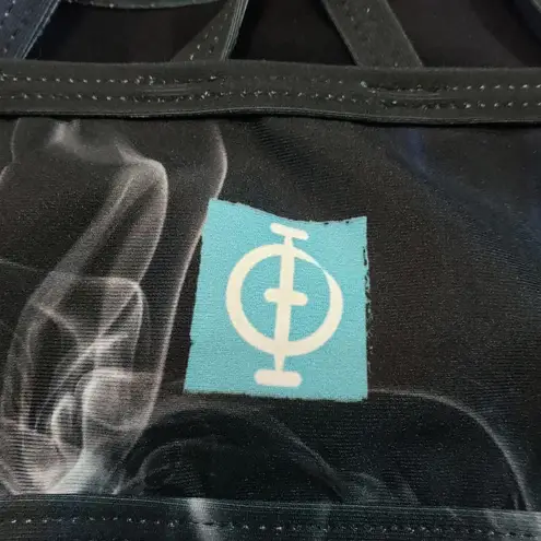 Totemmi  Sports Bra Size Medium Yoga Athletic Activewear Stappy Smoky Pattern