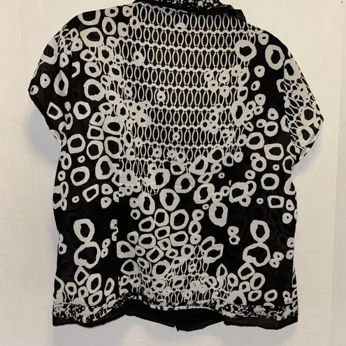 SAO PAULO BRAND BLACK AND WHITE COTTON BUTTON DOWN BLOUSE CAP SLEEVES 8 BUTTONS Size undefined - Image 7