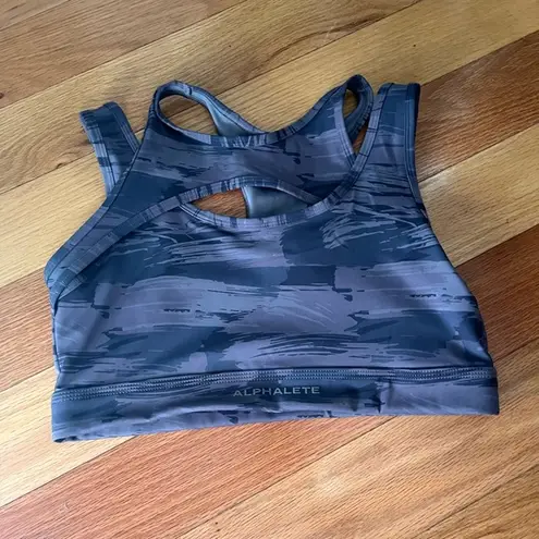 Alphalete  Surface keyhole sport bra size medium