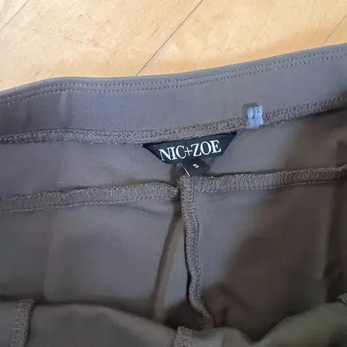 Nic+Zoe EUC Olive/Gold Seamed Leggings Stretch Pants, Size Small Petite