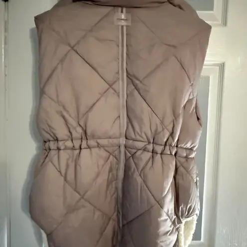 Free People  Venture Out Reversible Quilted Puffer Vest . NWOT, size XS.