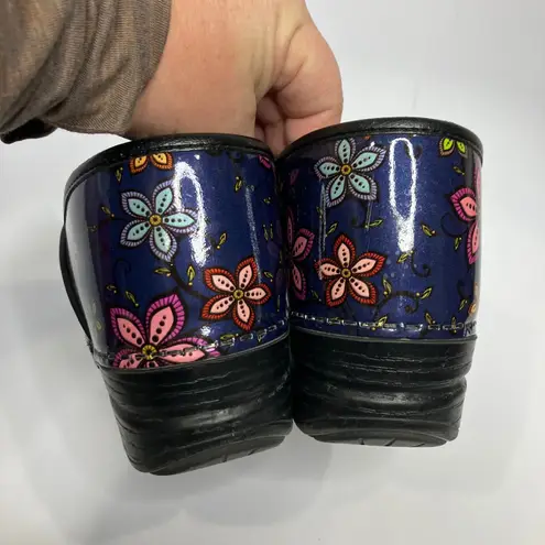 Dansko XP navy blue flower power clogs professional nurse women's size 40 9.5