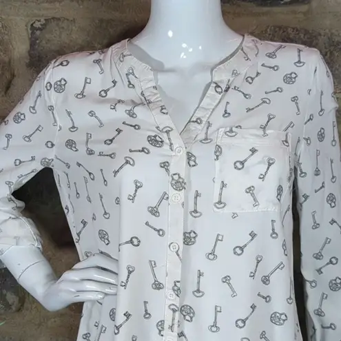 Per Se Blouse Key Print White Black Long Roll Sleeve Button Woman's Size Medium