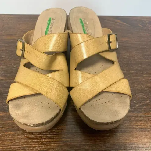 Bare traps nealy wedge sandal size 7