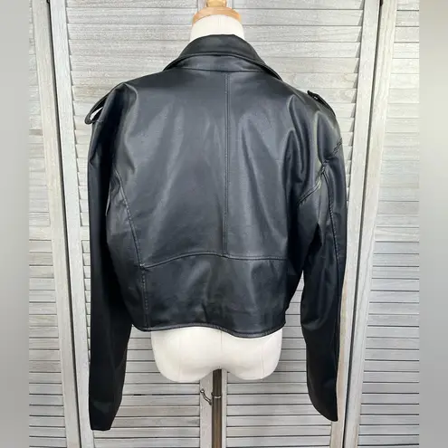 Pretty Little Thing  Cropped Faux Leather Motorcycle Jacket Black-16