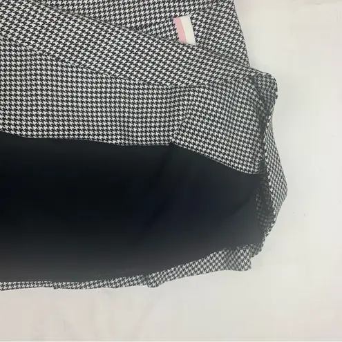 Alice + Olivia  size 6 small houndstooth Black White Classic Skirt flare mini sch