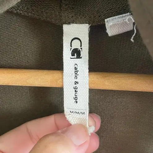 Cable & Gauge Women’s green hooded criss-cross tie up v-neck long sleeve shirt M