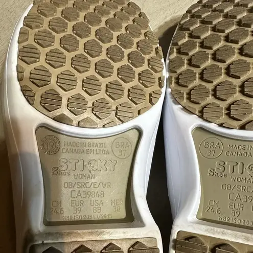 Sticky Professional Shoes for Women in White Size 8