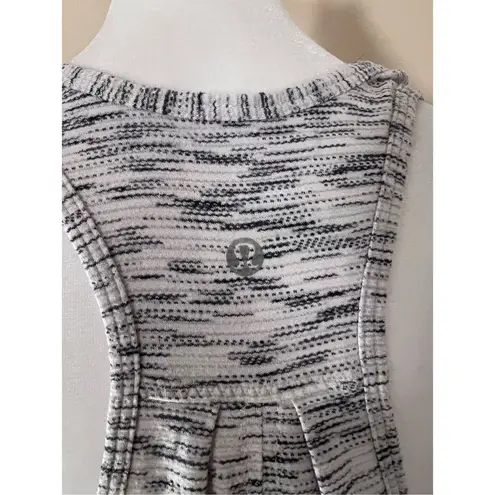 Lululemon  Salute the Sun Singlet II Tiger Space Dye Black White Size 4