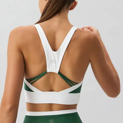 Berlook Activewear Green Contrast U Neck Sports Bra