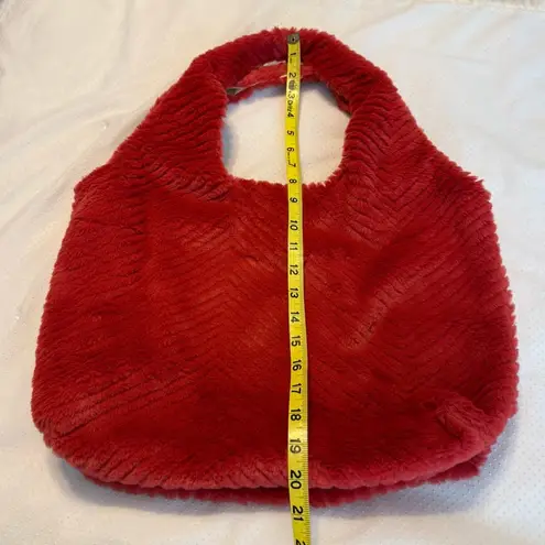 Red Faux Fur Tote Bag No closure excellent condition