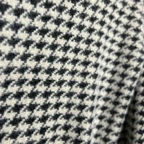 Cyrus Black & White Houndstooth Super Soft Crewneck Sweater Size Small