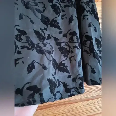 Carmen Marc Valvo Carmen Holiday Green and Black Velvet detail circle sk…