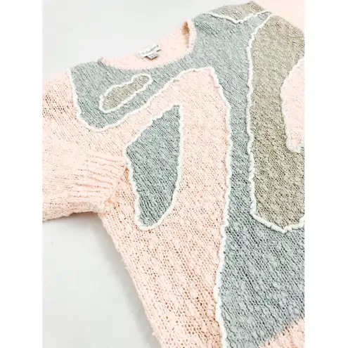 Vintage Abstract Motif Bouclé Knit Sweater | Size M/L White Size L