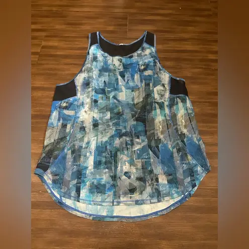 Lululemon  Sculpt Tank II Sun Dazed Multi Blue / Super Dark
W1ACTS Size 12?