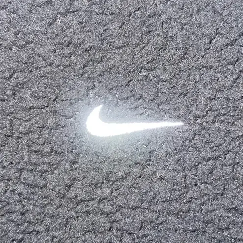 Nike Women’s Plus Size  Therma-FIT Fuzzy Training Pullover 1X