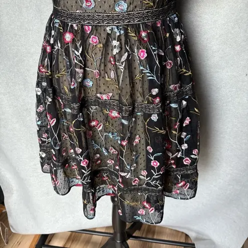 Adrianna Papell Dress Sz 8 Black OffShoulder Floral Embroidery Ruffled Boho Chic