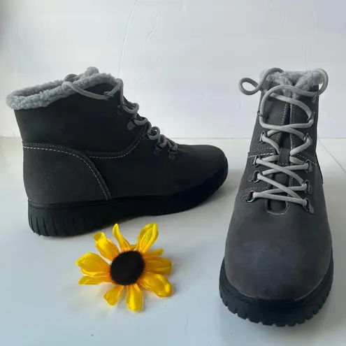 White Mountain Suede Lace Up Womens Boots 10M Faux Fur Lined Ankle Gorp Hiking