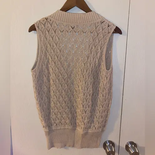 a.n.a . Knit V-neck Vest - size medium