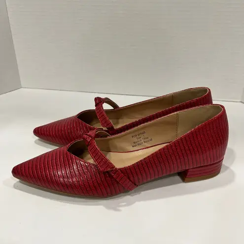 Journee Collection Womens Cait Pointed Toe Ballet Flats. Size: 7. Color: Red