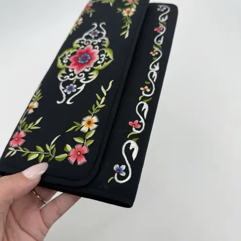 Vintage Black Silk Floral Embroidered Clutch Bag *No Closure*