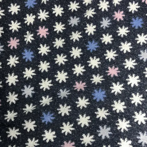 Jane & Bleecker Pajama Shorts Snowflake print Lounge Shorts size Small - Image 4