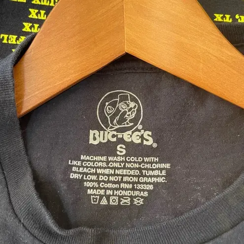 Buc-ee's Unisex Women’s Men’s Buc-ee’s tour 1982-2021 black short sleeve t-shirt Small