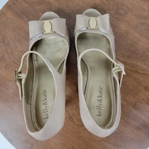 Kelly & Katie Womens Shoes 8.5 Cream Patent Leather Bow Open Toe Pump Heels