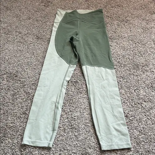 Lululemon  Nulu Colour Block High-Rise Crop 23" size 2