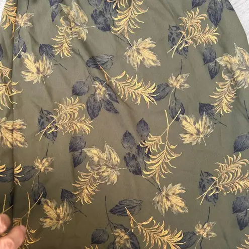 VTg First Issue Olive Leaf Pattern Skirt Size 12 Green
